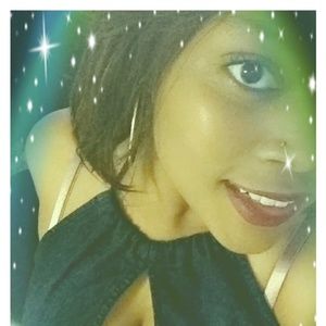 Meet your Posher, Deandra